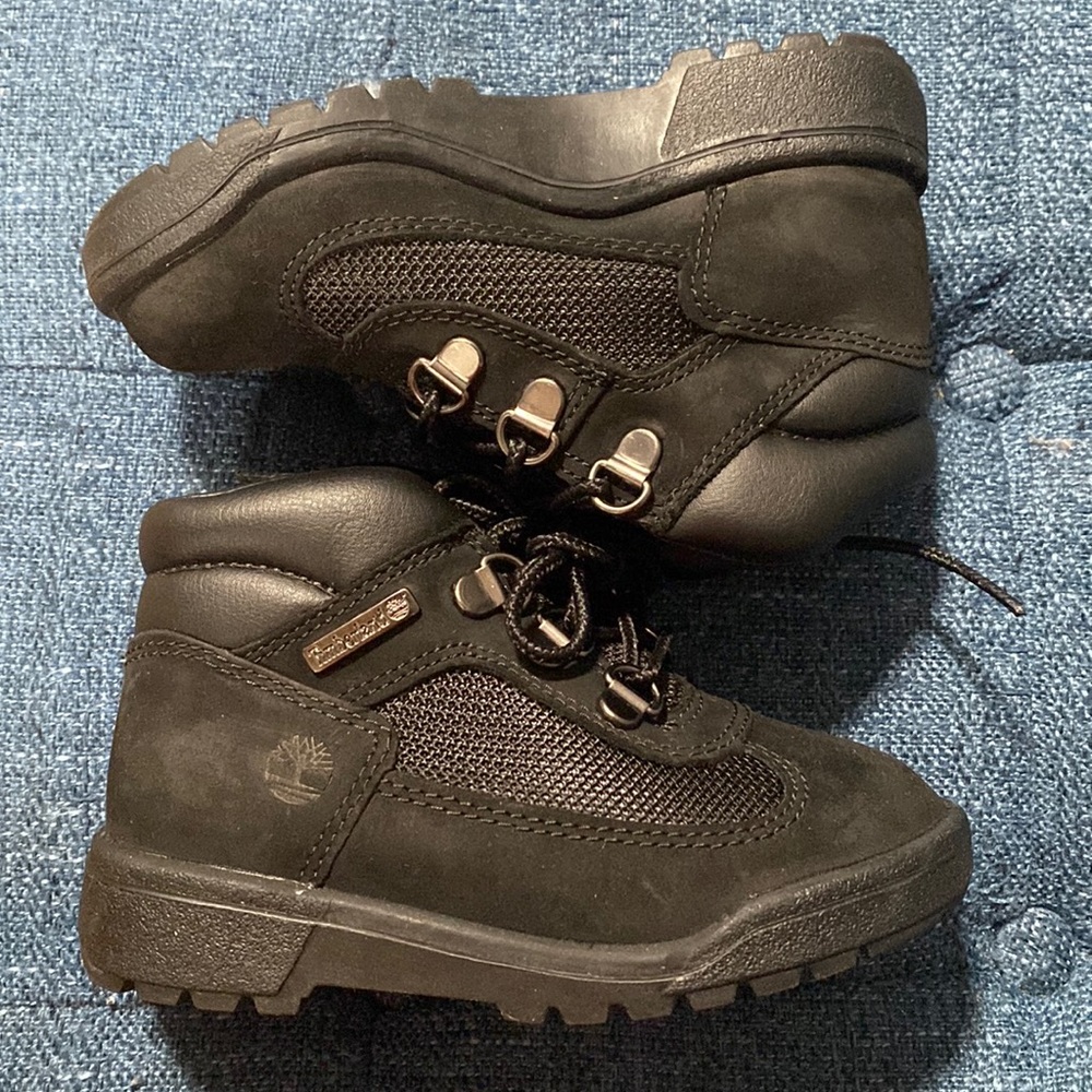 Kids Timberland field boot. Black Size 10